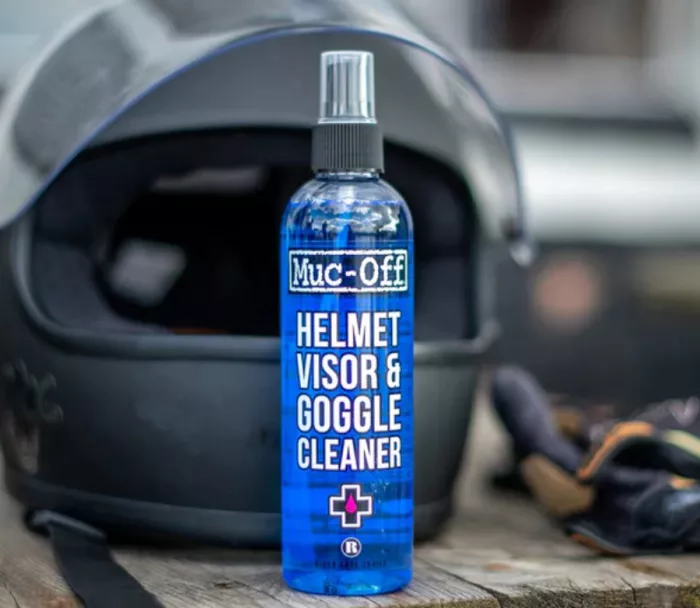 MUC-OFF HELMET & VISOR CLEANER - Čistič plexi, skla a obrazovek