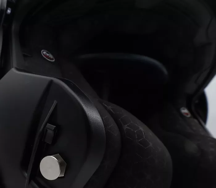 Překlápěcí helma XRC Fronter black glossy