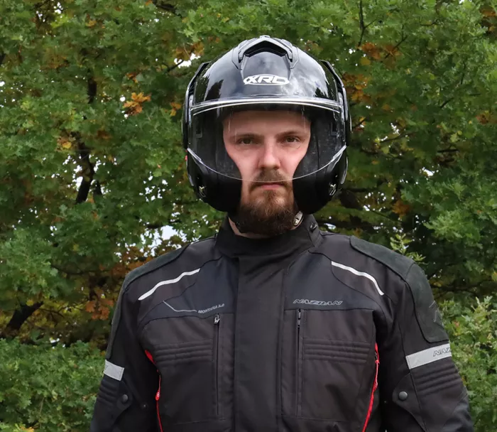 Překlápěcí helma XRC Fronter black glossy